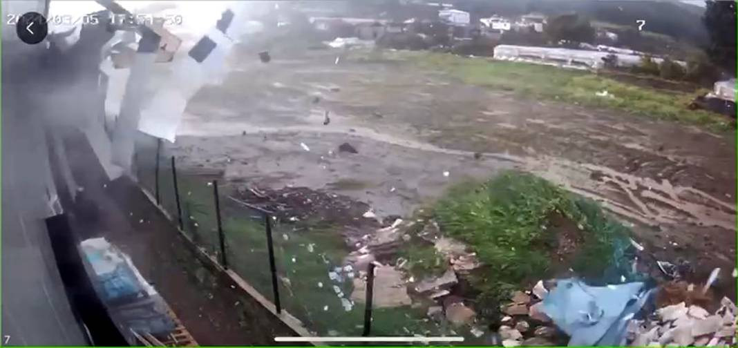 Seralar hayalet gibi uçtu! Pencereden bakan Antalyalılar gözlerine inanamadı - Resim: 27